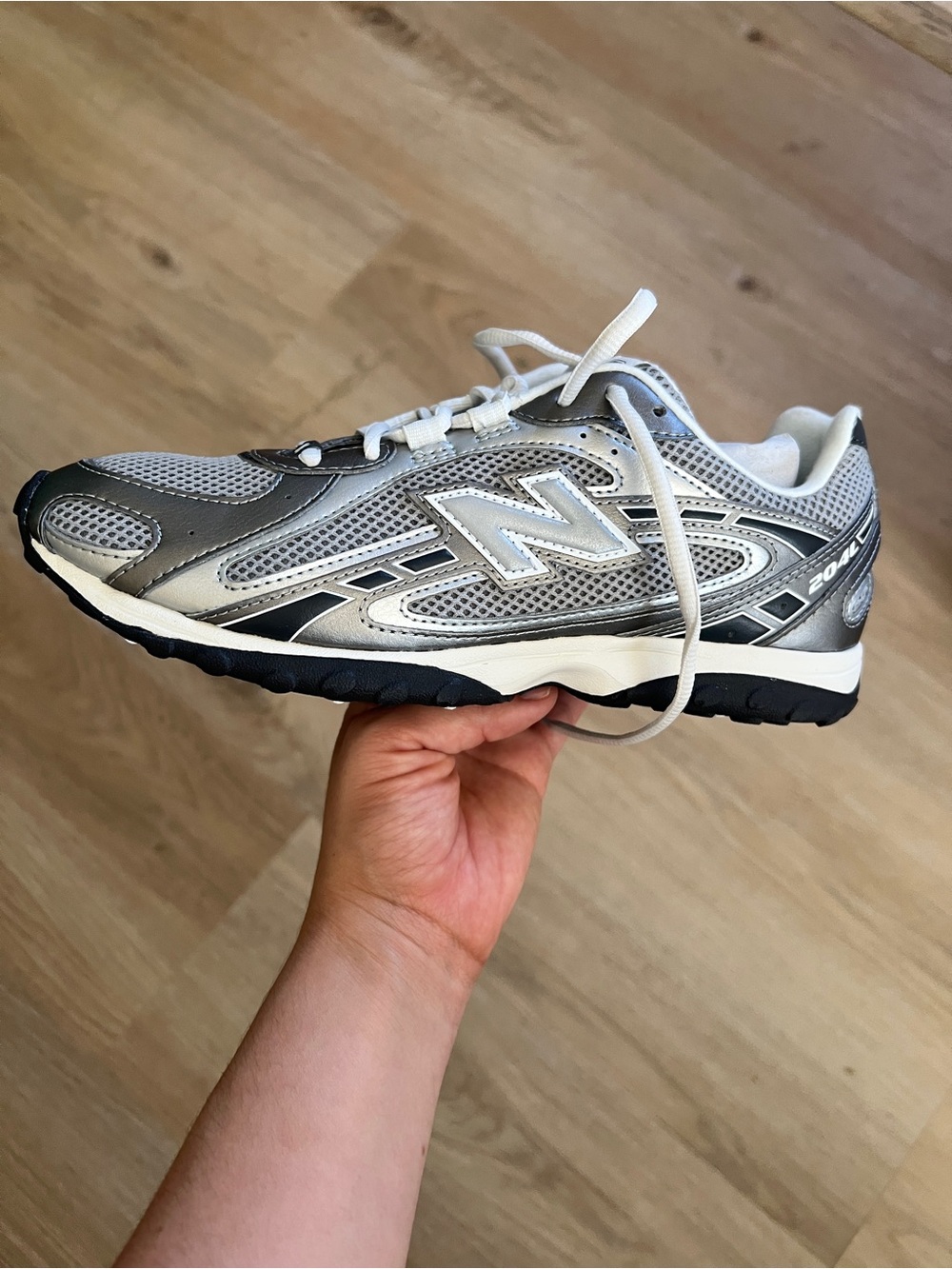New Balance Women's Silver and White Mesh Running Sneakers